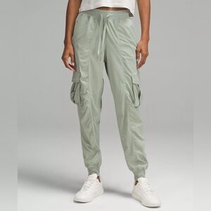 Dance Studio Relaxed-Fit Mid-Rise Cargo Jogger